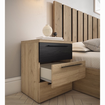 Mesita de Noche EX-CR – Diseño Robusto en Madera y Negro